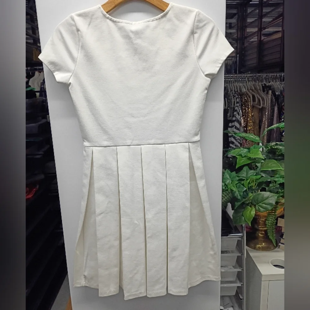 Ralph Lauren White Fit and Flare Pleated Dress - Picture 4 of 4